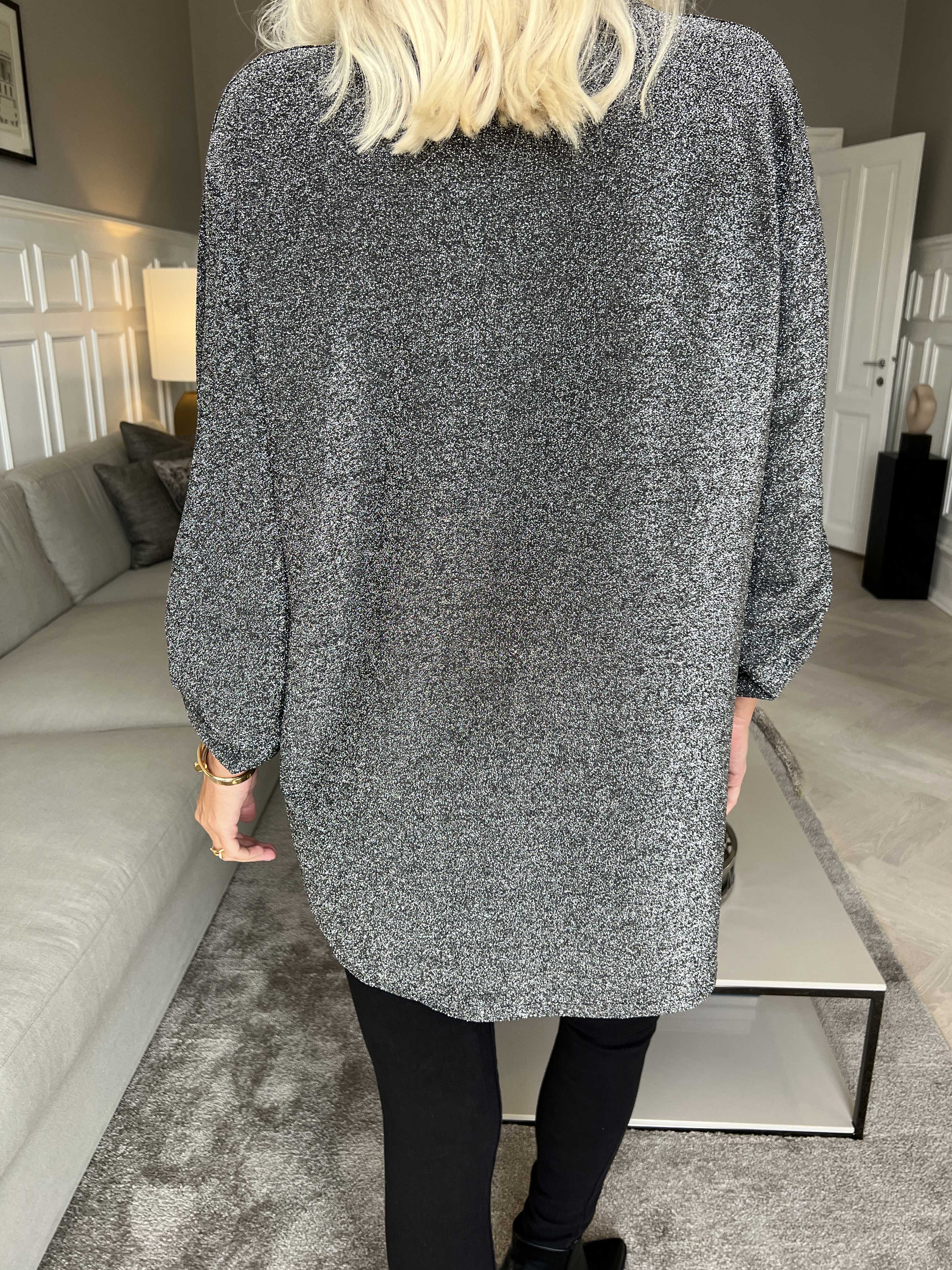 Larna Glitter - Tunika med glimmertråde og v-udskæring